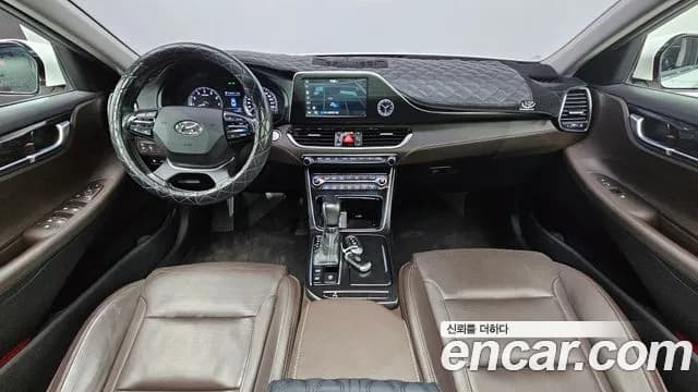 2018 Hyundai Grandeur IG 3.0 LPi Modern (Rental Car) Sold VIN KMHF641NBJA068007 – dashboard 2018 Hyundai Grandeur IG 3.0 LPi Modern (Rental Car) Sold VIN KMHF641NBJA068007 – dashboard