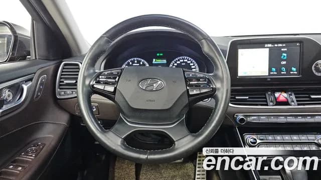 2018 Hyundai Grandeur IG 3.0 LPi Exclusive (Rental Car) Sold VIN KMHF641NBJA075391 – exterior detail 2018 Hyundai Grandeur IG 3.0 LPi Exclusive (Rental Car) Sold VIN KMHF641NBJA075391 – exterior detail