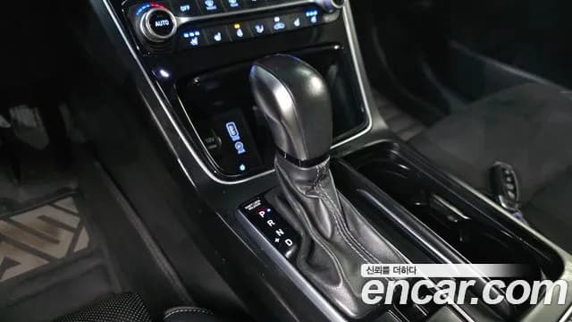 2018 Hyundai Grandeur IG 3.0 LPi Exclusive (Rental Car) Sold VIN KMHF641NBJA081912 – trunk area 2018 Hyundai Grandeur IG 3.0 LPi Exclusive (Rental Car) Sold VIN KMHF641NBJA081912 – trunk area