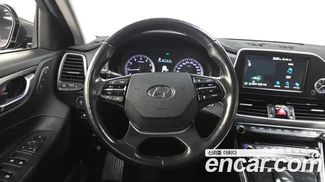 2018 Hyundai Grandeur IG 3.0 LPi Exclusive (Rental Car) Sold VIN KMHF641NBJA097033 – interior seats 2018 Hyundai Grandeur IG 3.0 LPi Exclusive (Rental Car) Sold VIN KMHF641NBJA097033 – interior seats