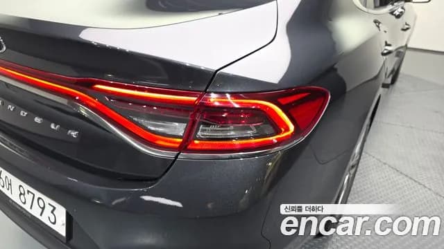 2018 Hyundai Grandeur IG 3.0 LPi Exclusive (Rental Car) Sold VIN KMHF641NBJA097033 – undercarriage 2018 Hyundai Grandeur IG 3.0 LPi Exclusive (Rental Car) Sold VIN KMHF641NBJA097033 – undercarriage