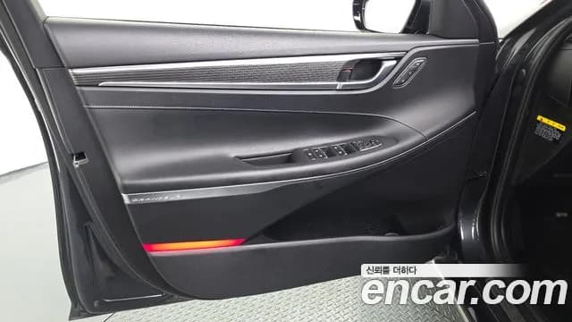 2018 Hyundai Grandeur IG 3.0 LPi Exclusive (Rental Car) Sold VIN KMHF641NBJA097033 – trunk area 2018 Hyundai Grandeur IG 3.0 LPi Exclusive (Rental Car) Sold VIN KMHF641NBJA097033 – trunk area