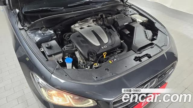 2018 Hyundai Grandeur IG 3.0 LPi Modern (Rental Car) Sold VIN KMHF641NBJA100553 – interior seats 2018 Hyundai Grandeur IG 3.0 LPi Modern (Rental Car) Sold VIN KMHF641NBJA100553 – interior seats