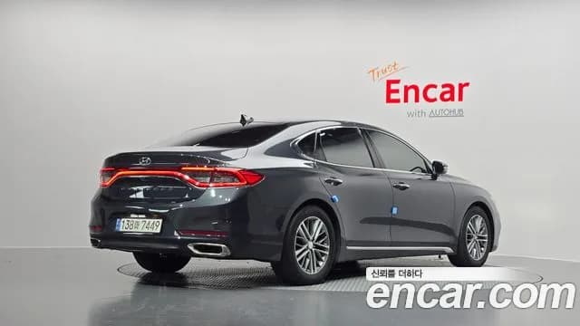 2018 Hyundai Grandeur IG 3.0 LPi Modern (Rental Car) Sold VIN KMHF641NBJA100553 – exterior detail 2018 Hyundai Grandeur IG 3.0 LPi Modern (Rental Car) Sold VIN KMHF641NBJA100553 – exterior detail