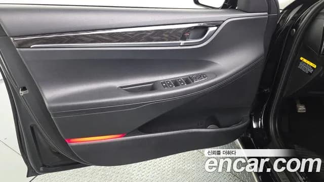2018 Hyundai Grandeur IG 3.0 LPi Modern (Rental Car) Sold VIN KMHF641NBJA119303 – rear exterior 2018 Hyundai Grandeur IG 3.0 LPi Modern (Rental Car) Sold VIN KMHF641NBJA119303 – rear exterior