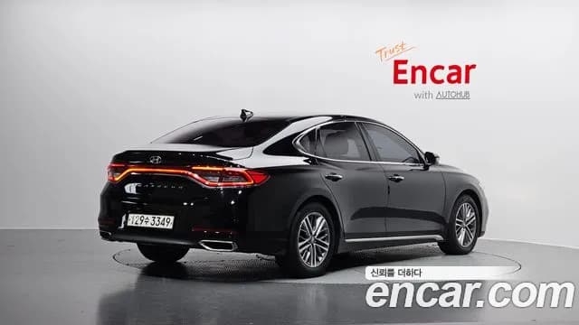 2018 Hyundai Grandeur IG 3.0 LPi Modern (Rental Car) Sold VIN KMHF641NBJA132799 – rear exterior 2018 Hyundai Grandeur IG 3.0 LPi Modern (Rental Car) Sold VIN KMHF641NBJA132799 – rear exterior