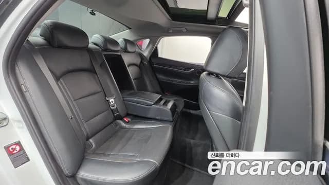 2018 Hyundai Grandeur IG 3.0 LPi Modern (Rental Car) Sold VIN KMHF641NBJA148028 – side profile 2018 Hyundai Grandeur IG 3.0 LPi Modern (Rental Car) Sold VIN KMHF641NBJA148028 – side profile