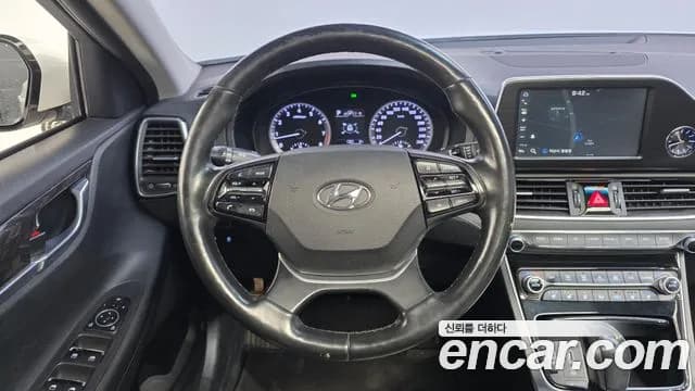 2018 Hyundai Grandeur IG 3.0 LPi Modern (Rental Car) Sold VIN KMHF641NBJA148028 – interior seats 2018 Hyundai Grandeur IG 3.0 LPi Modern (Rental Car) Sold VIN KMHF641NBJA148028 – interior seats