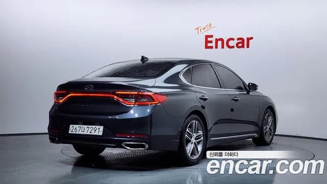 2018 Hyundai Grandeur IG 3.0 LPi Modern (Rental Car) Sold VIN KMHF641NBJA149499 – interior seats 2018 Hyundai Grandeur IG 3.0 LPi Modern (Rental Car) Sold VIN KMHF641NBJA149499 – interior seats