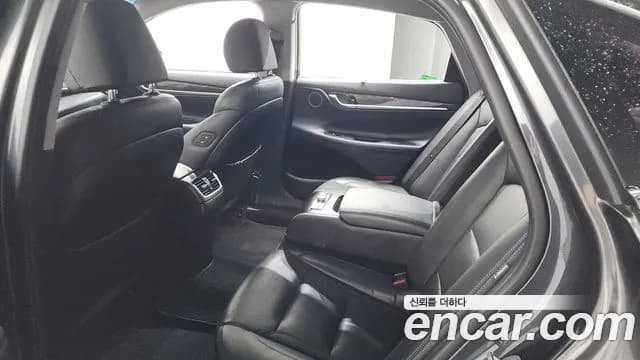 2018 Hyundai Grandeur IG 3.0 LPi Modern (Rental Car) Sold VIN KMHF641NBJA149499 – exterior detail 2018 Hyundai Grandeur IG 3.0 LPi Modern (Rental Car) Sold VIN KMHF641NBJA149499 – exterior detail