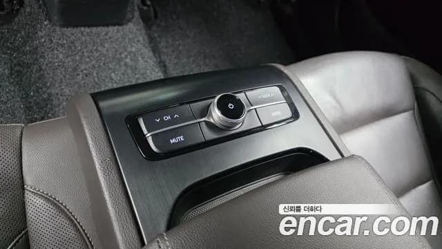 2018 Hyundai Grandeur IG 3.0 LPi Modern (Rental Car) Sold VIN KMHF641NBJA160021 – rear exterior 2018 Hyundai Grandeur IG 3.0 LPi Modern (Rental Car) Sold VIN KMHF641NBJA160021 – rear exterior