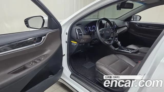 2018 Hyundai Grandeur IG 3.0 LPi Modern (Rental Car) Sold VIN KMHF641NBJA160021 – interior seats 2018 Hyundai Grandeur IG 3.0 LPi Modern (Rental Car) Sold VIN KMHF641NBJA160021 – interior seats