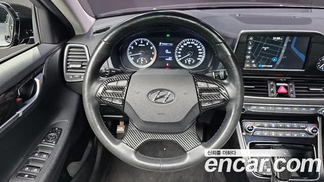 2018 Hyundai Grandeur IG 3.0 LPi Modern (Rental Car) Sold VIN KMHF641NBJA170123 – interior seats 2018 Hyundai Grandeur IG 3.0 LPi Modern (Rental Car) Sold VIN KMHF641NBJA170123 – interior seats