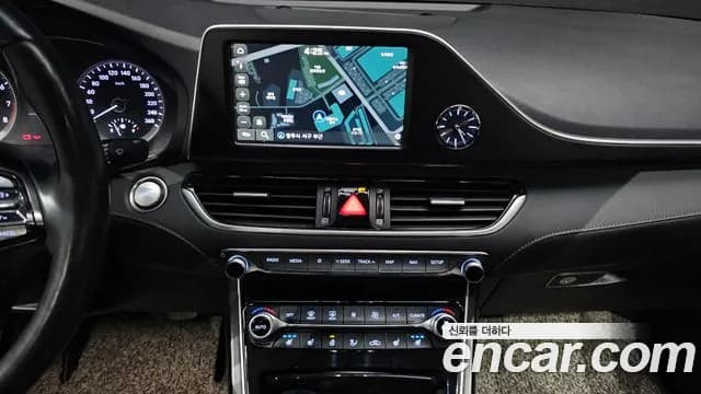 2019 Hyundai Grandeur IG 3.0 LPi Modern (Rental Car) Sold VIN KMHF641NBKA203872 – exterior detail 2019 Hyundai Grandeur IG 3.0 LPi Modern (Rental Car) Sold VIN KMHF641NBKA203872 – exterior detail