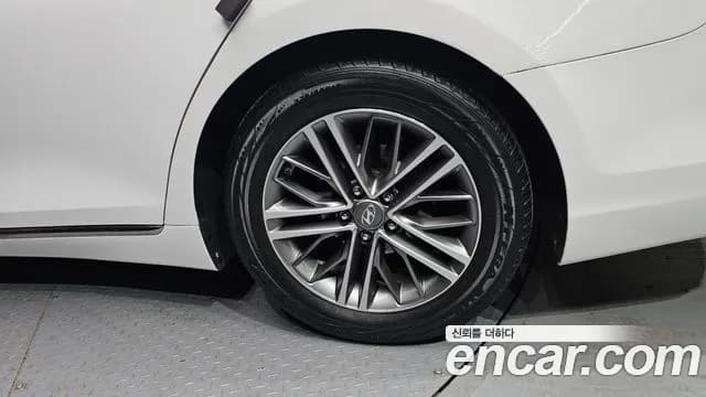 2019 Hyundai Grandeur IG 3.0 LPi Modern (Rental Car) Sold VIN KMHF641NBKA203872 – undercarriage 2019 Hyundai Grandeur IG 3.0 LPi Modern (Rental Car) Sold VIN KMHF641NBKA203872 – undercarriage