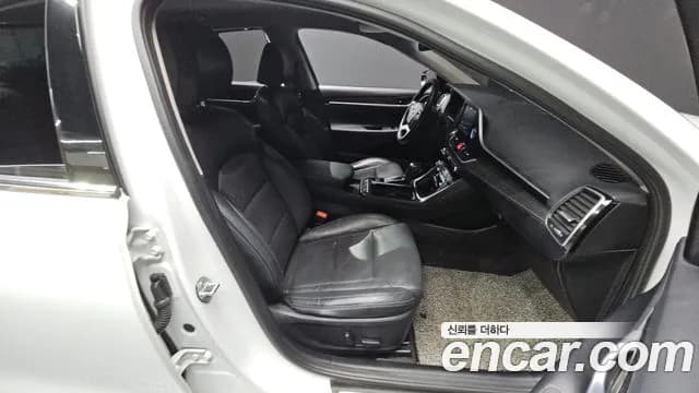 2019 Hyundai Grandeur IG 3.0 LPi Modern (Rental Car) Sold VIN KMHF641NBKA203872 – trunk area 2019 Hyundai Grandeur IG 3.0 LPi Modern (Rental Car) Sold VIN KMHF641NBKA203872 – trunk area