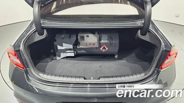 2019 Hyundai Grandeur IG 3.0 LPi Modern (Rental Car) Sold VIN KMHF641NBKA249807 – rear exterior 2019 Hyundai Grandeur IG 3.0 LPi Modern (Rental Car) Sold VIN KMHF641NBKA249807 – rear exterior