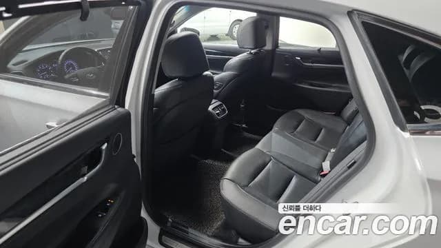 2019 Hyundai Grandeur IG 3.0 LPi Modern (Rental Car) Sold VIN KMHF641NBKA250513 – rear exterior 2019 Hyundai Grandeur IG 3.0 LPi Modern (Rental Car) Sold VIN KMHF641NBKA250513 – rear exterior