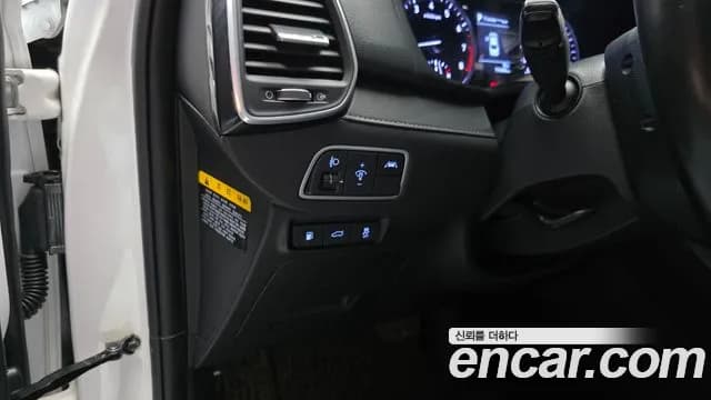 2019 Hyundai Grandeur IG 3.0 LPi Modern (Rental Car) Sold VIN KMHF641NBKA250513 – interior seats 2019 Hyundai Grandeur IG 3.0 LPi Modern (Rental Car) Sold VIN KMHF641NBKA250513 – interior seats
