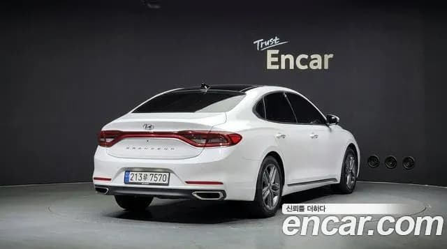 2019 Hyundai Grandeur IG 3.0 LPi Modern (Rental Car) Sold VIN KMHF641NBKA277715 – exterior detail 2019 Hyundai Grandeur IG 3.0 LPi Modern (Rental Car) Sold VIN KMHF641NBKA277715 – exterior detail