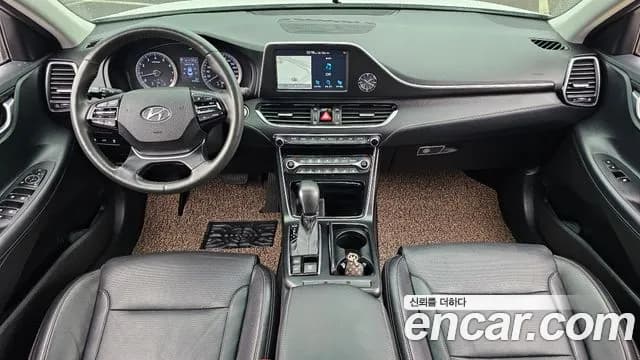 2019 Hyundai Grandeur IG 3.0 LPi Modern (Rental Car) Sold VIN KMHF641NBKA277715 – trunk area 2019 Hyundai Grandeur IG 3.0 LPi Modern (Rental Car) Sold VIN KMHF641NBKA277715 – trunk area