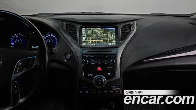 2017 Hyundai Grandeur HG Hybrid Premium Sold VIN KMHFG413BHA031379 – front exterior 2017 Hyundai Grandeur HG Hybrid Premium Sold VIN KMHFG413BHA031379 – front exterior