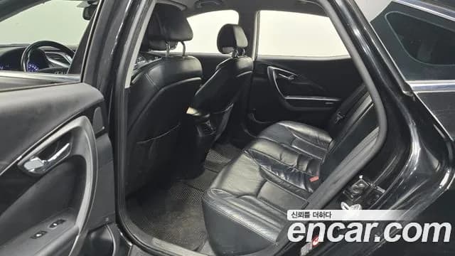 2017 Hyundai Grandeur HG Hybrid Premium Sold VIN KMHFG413BHA031379 – engine bay 2017 Hyundai Grandeur HG Hybrid Premium Sold VIN KMHFG413BHA031379 – engine bay