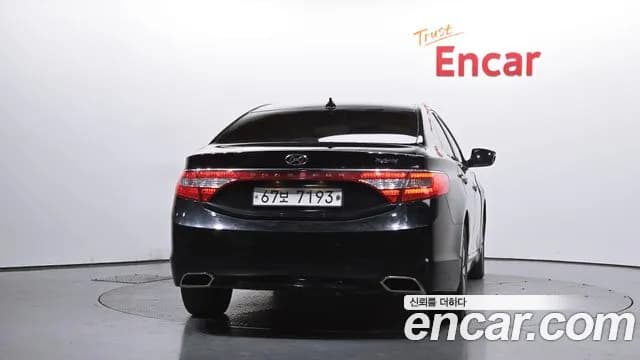 2017 Hyundai Grandeur HG Hybrid Premium Sold VIN KMHFG413BHA031379 – undercarriage 2017 Hyundai Grandeur HG Hybrid Premium Sold VIN KMHFG413BHA031379 – undercarriage