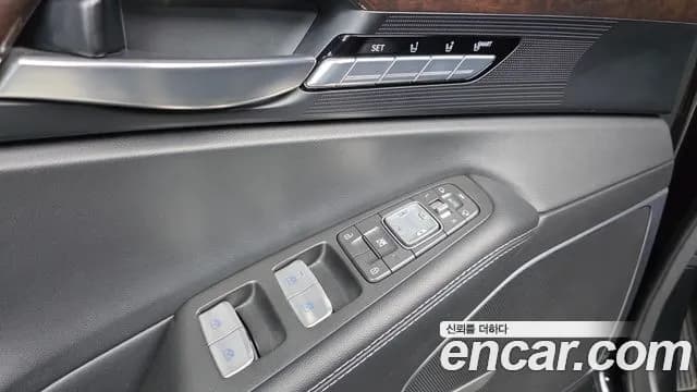 2018 Genesis EQ900 3.3 T-GDI AWD Sold VIN KMHG141ADJU047840 – photo 12 2018 Genesis EQ900 3.3 T-GDI AWD Sold VIN KMHG141ADJU047840 – photo 12