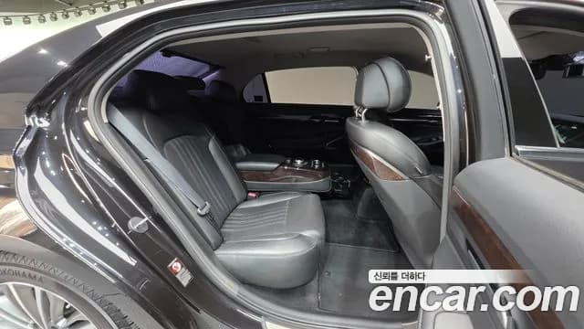 2018 Genesis EQ900 3.3 T-GDI AWD Sold VIN KMHG141ADJU047840 – photo 19 2018 Genesis EQ900 3.3 T-GDI AWD Sold VIN KMHG141ADJU047840 – photo 19