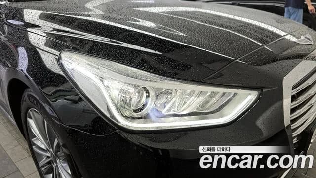 2017 Genesis EQ900 3.8 GDI Sold VIN KMHG141DBHU031155 – exterior detail 2017 Genesis EQ900 3.8 GDI Sold VIN KMHG141DBHU031155 – exterior detail