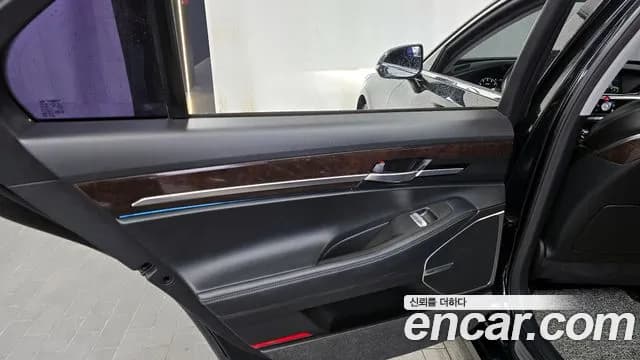 2017 Genesis EQ900 3.8 GDI Sold VIN KMHG141DBHU031155 – photo 12 2017 Genesis EQ900 3.8 GDI Sold VIN KMHG141DBHU031155 – photo 12