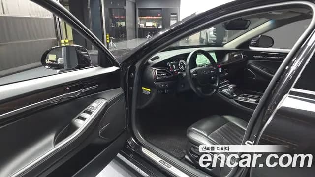 2018 Genesis EQ900 3.8 GDI Sold VIN KMHG141DBJU042741 – rear exterior 2018 Genesis EQ900 3.8 GDI Sold VIN KMHG141DBJU042741 – rear exterior