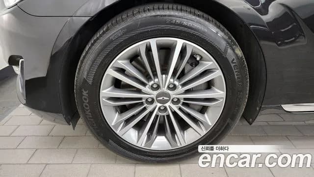 2018 Genesis EQ900 3.8 GDI Sold VIN KMHG141DBJU048464 – rear exterior 2018 Genesis EQ900 3.8 GDI Sold VIN KMHG141DBJU048464 – rear exterior