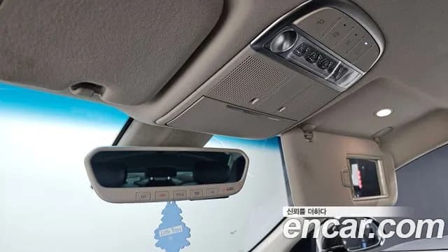 2019 Genesis G90 3.8 Sold VIN KMHG141DBKU056798 – interior seats 2019 Genesis G90 3.8 Sold VIN KMHG141DBKU056798 – interior seats