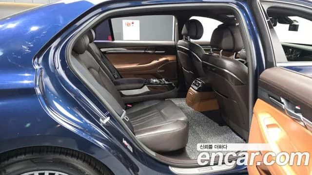 2019 Genesis G90 3.8 Sold VIN KMHG141DBKU071061 – side profile 2019 Genesis G90 3.8 Sold VIN KMHG141DBKU071061 – side profile