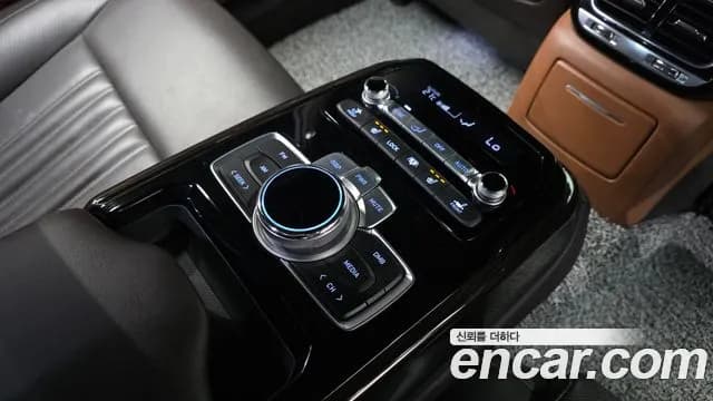 2019 Genesis G90 3.8 Sold VIN KMHG141DBKU071061 – photo 11 2019 Genesis G90 3.8 Sold VIN KMHG141DBKU071061 – photo 11