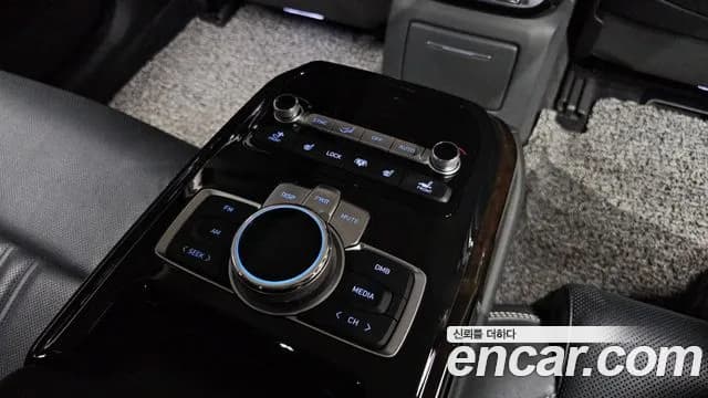 2019 Genesis G90 3.8 Sold VIN KMHG141DBKU074029 – trunk area 2019 Genesis G90 3.8 Sold VIN KMHG141DBKU074029 – trunk area