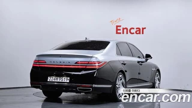 2019 Genesis G90 3.8 Sold VIN KMHG141DBKU075083 – exterior detail 2019 Genesis G90 3.8 Sold VIN KMHG141DBKU075083 – exterior detail