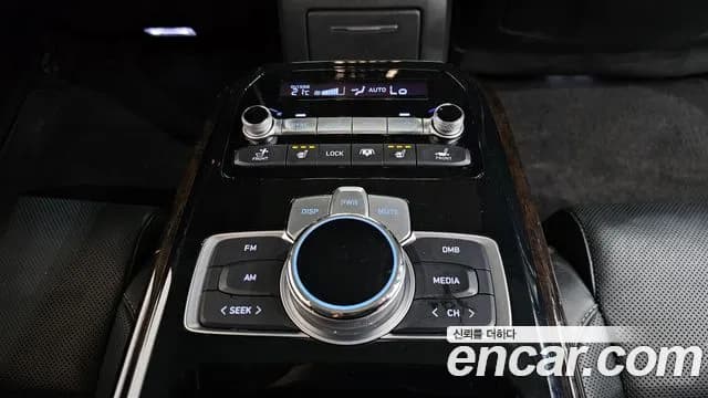 2019 Genesis G90 3.8 Sold VIN KMHG141DBKU075083 – photo 13 2019 Genesis G90 3.8 Sold VIN KMHG141DBKU075083 – photo 13