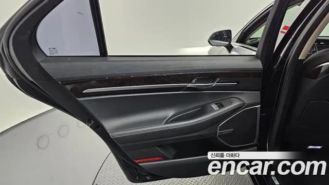 2019 Genesis G90 3.8 Sold VIN KMHG141DBKU075083 – photo 15 2019 Genesis G90 3.8 Sold VIN KMHG141DBKU075083 – photo 15