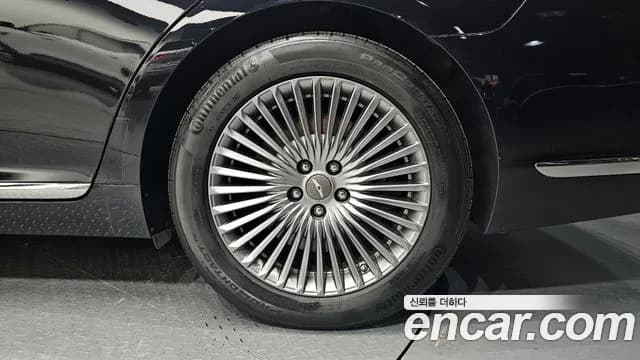 2019 Genesis G90 3.8 Sold VIN KMHG141DBKU075334 – exterior detail 2019 Genesis G90 3.8 Sold VIN KMHG141DBKU075334 – exterior detail