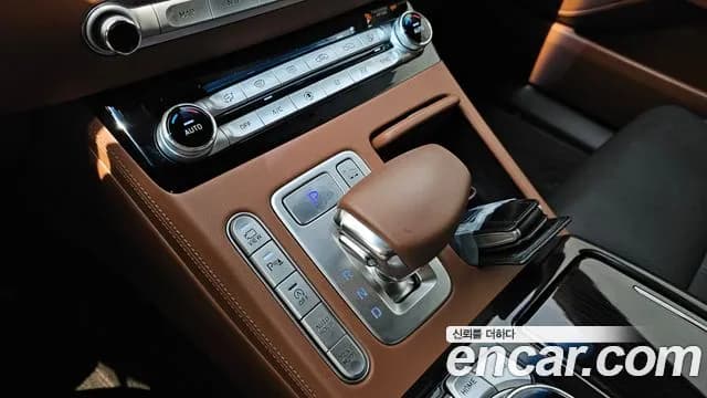2020 Genesis G90 3.8 Sold VIN KMHG141DBLU080092 – interior seats 2020 Genesis G90 3.8 Sold VIN KMHG141DBLU080092 – interior seats