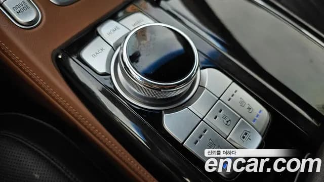 2020 Genesis G90 3.8 Sold VIN KMHG141DBLU080092 – exterior detail 2020 Genesis G90 3.8 Sold VIN KMHG141DBLU080092 – exterior detail