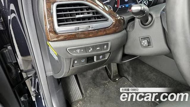 2020 Genesis G90 3.8 Sold VIN KMHG141DBLU083126 – interior seats 2020 Genesis G90 3.8 Sold VIN KMHG141DBLU083126 – interior seats