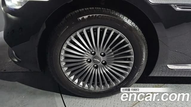 2022 Genesis G90 3.8 Sold VIN KMHG141DBNU095925 – exterior detail 2022 Genesis G90 3.8 Sold VIN KMHG141DBNU095925 – exterior detail
