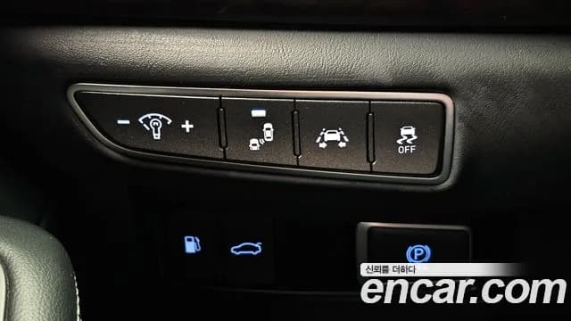 2017 Genesis EQ900 3.8 GDI AWD Sold VIN KMHG141DDHU030482 – dashboard 2017 Genesis EQ900 3.8 GDI AWD Sold VIN KMHG141DDHU030482 – dashboard