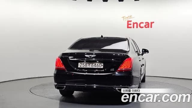 2018 Genesis EQ900 3.8 GDI AWD Sold VIN KMHG141DDJU040991 – interior seats 2018 Genesis EQ900 3.8 GDI AWD Sold VIN KMHG141DDJU040991 – interior seats