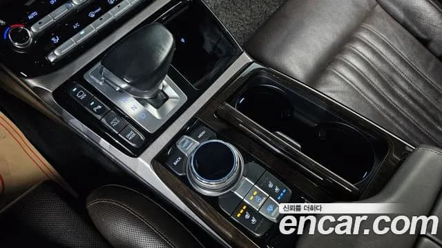2018 Genesis EQ900 3.8 GDI AWD Sold VIN KMHG141DDJU040991 – photo 15 2018 Genesis EQ900 3.8 GDI AWD Sold VIN KMHG141DDJU040991 – photo 15