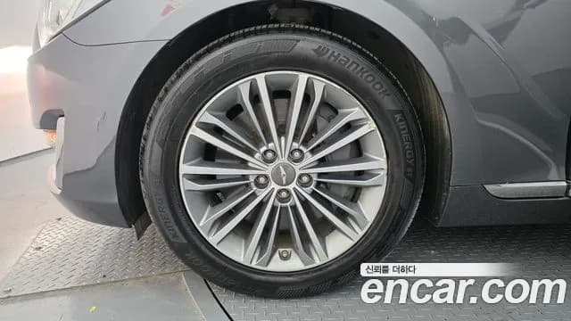 2018 Genesis EQ900 3.8 GDI AWD Sold VIN KMHG141DDJU043331 – engine bay 2018 Genesis EQ900 3.8 GDI AWD Sold VIN KMHG141DDJU043331 – engine bay